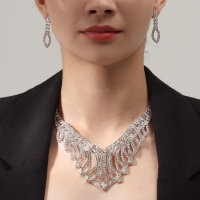 Набор 2 предмета: серьги, колье &laquo;Элегия&raquo; листья, цвет белый в серебре, 40 см