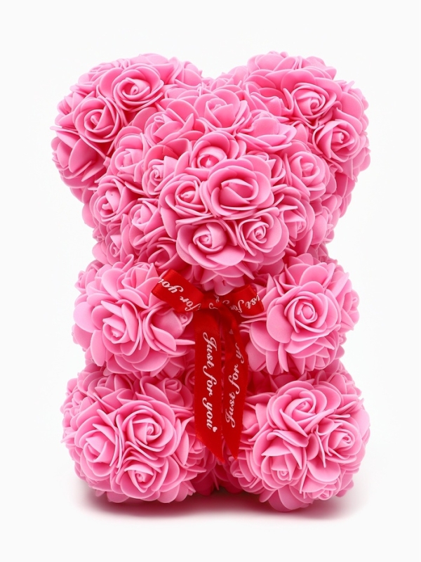 Медведь из розовых роз Медведь из розовых роз
