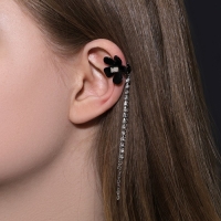 Серьга &laquo;Кафф&raquo; цветок, ромашка, цвет чёрный в серебре