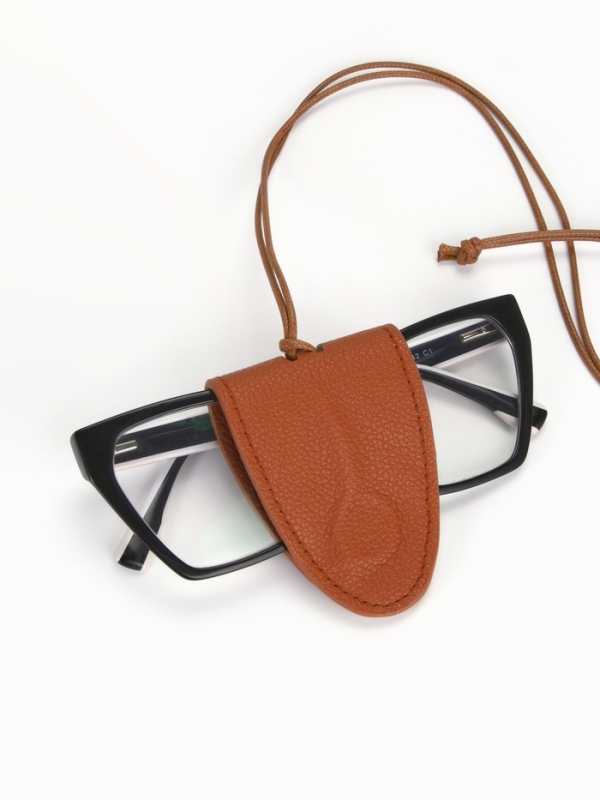 Держатель для очков на шею, шнурок  88 см, 4.5 х 7 см, коричневый