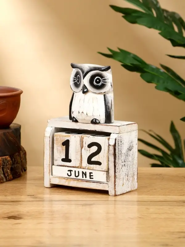 Календарь настольный "Совенок" дерево 11х5х16 см, цв. чёрно-белый