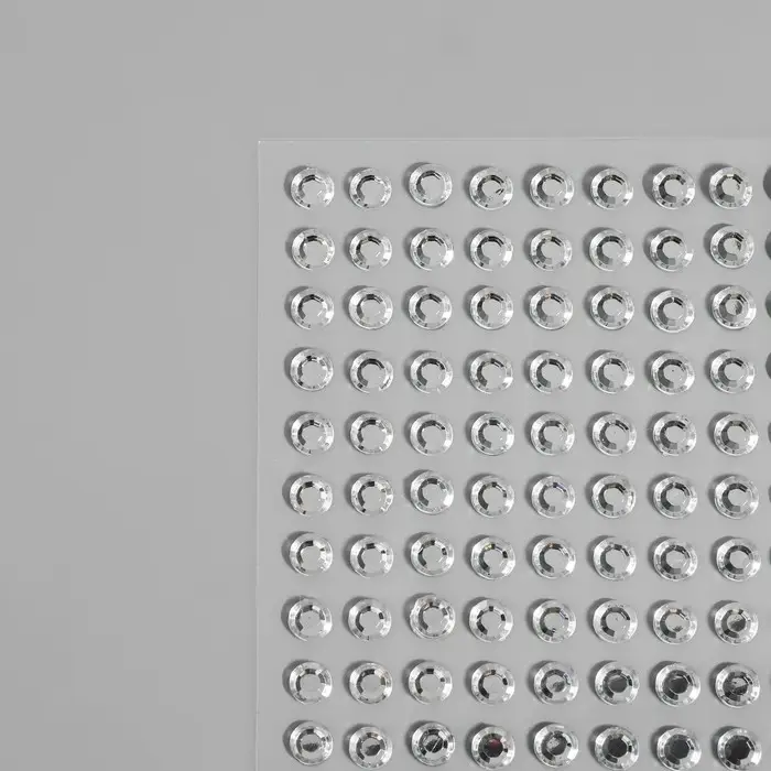 Стразы самоклеящиеся, d = 5 мм, 160 шт на листе на листе, цвет серебряный