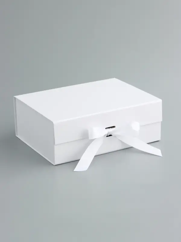 Коробка подарочная с бантом складная 29 х 22 х 10,5 см Белая