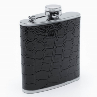 Подарочный набор 4 в 1 "Черный крокодил": фляжка 180 мл, воронка, 2 рюмки,  17 х 18 см