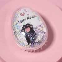 Расчёска - шейкер &laquo;Лапки&raquo;, 5,5 &times; 9 см, цвет белый