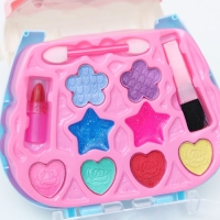 Набор косметики для девочек &laquo;Сумочка с цепочкой&raquo;