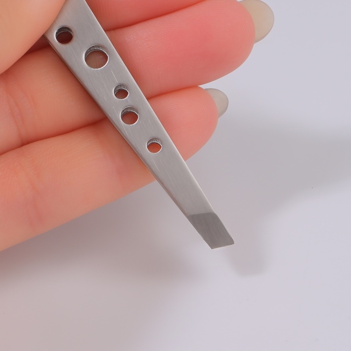 Пинцет скошенный, широкий, 9,5 см, цвет серебристый Пинцет скошенный, широкий, 9,5 см, цвет серебристый