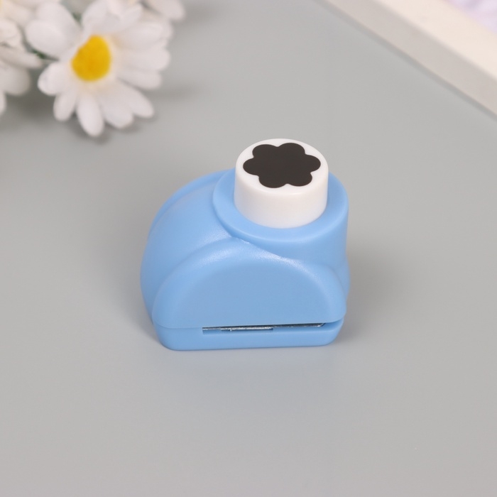 Дырокол фигурный "Цветок" диаметр рисунка 1,5 см МИКС 4х3,5х3 см