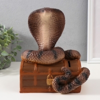 Копилка"КОБРА НА СУНДУКЕ " 20 х 17 х 12 см. Копилка"КОБРА НА СУНДУКЕ " 20 х 17 х 12 см.