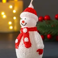 Свеча "Снеговик", красный