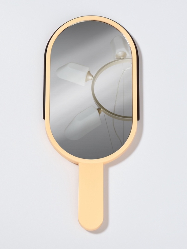 Зеркало с ручкой (1) б/увел 6,7*12/7,8*18см МОРОЖЕНОЕ пластик бежевый пакет QF Зеркало с ручкой (1) б/увел 6,7*12/7,8*18см МОРОЖЕНОЕ пластик бежевый пакет QF