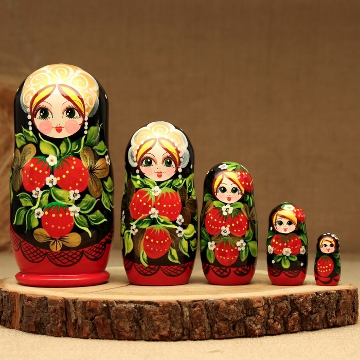 Матрёшка &laquo;Земляничка&raquo;, чёрный платок, 5 кукольная, 18 см