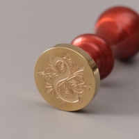 Печать для сургуча с пластиковой ручкой "Буква S на вензеле" 2,5х2,5х6,3 см