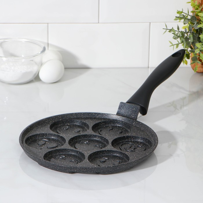 Сковорода &laquo;Оладница&raquo;, d=23 см, пластиковая ручка, антипригарное покрытие, цвет чёрный