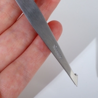 Пинцет скошенный Solinberg, 9.5 см, на блистере, цвет серебристый, 22DK