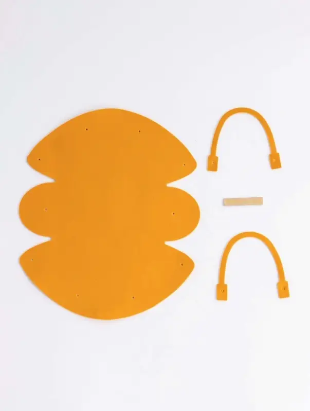 Кожанная подарочная сумочка 14 х 6,5 х 12,8 см желтая