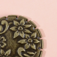 Резак для ниток, с цепочкой на руку, 3 × 4.5 см, цвет бронзовый Резак для ниток, с цепочкой на руку, 3 × 4.5 см, цвет бронзовый