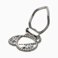 Зажим для платка "Узоры" три нити, цвет белый в серебре