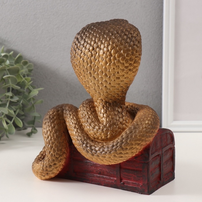 Копилка Копилка"КОБРА НА СУНДУКЕ " 20 х 17 х 12 см.