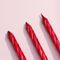 Свечи в торт "Спираль", 6 см, рубиновые, набор 10 шт Свечи в торт "Спираль", 6 см, рубиновые, набор 10 шт