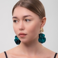 Серьги ассорти &laquo;Ветер&raquo; мятые треугольники, цвет зелёный