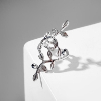 Серьга &laquo;Кафф&raquo; флора, цвет серебро