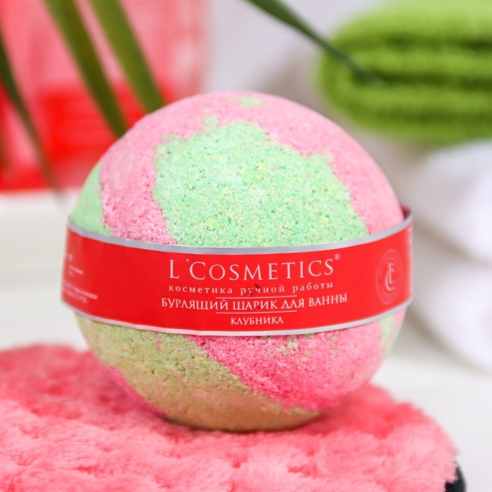 Бомбочка для ванн L'Cosmetics &laquo;Клубника&raquo; с пеной, 130 г
