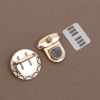 Застёжка для сумки, 3&times;3.5 см, цвет золотой, чёрный