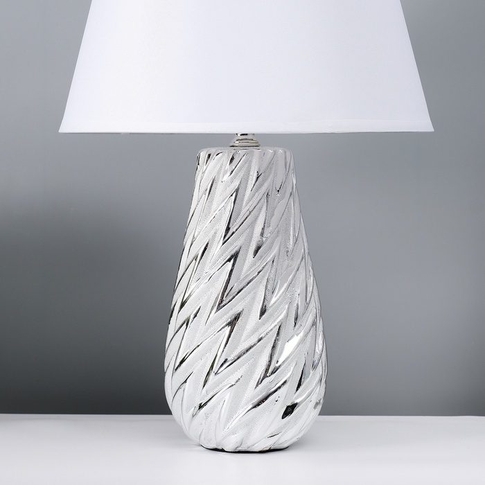 Настольная лампа с абажуром RISALUX &laquo;Лоретти&raquo;, Е14, 40 Вт, 25&times;25&times;38 см