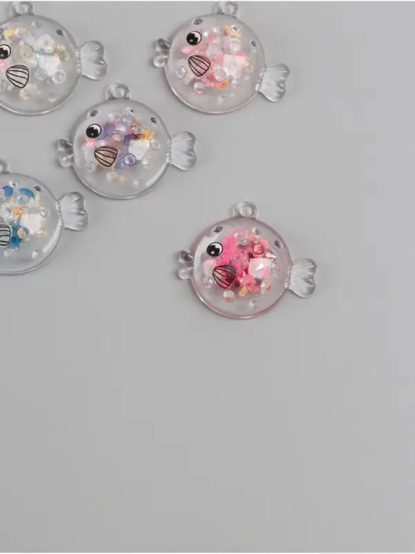 Подвеска для творчества акрил "Рыбка" с глиттером светится в темноте МИКС 2,6х3,1х1 см