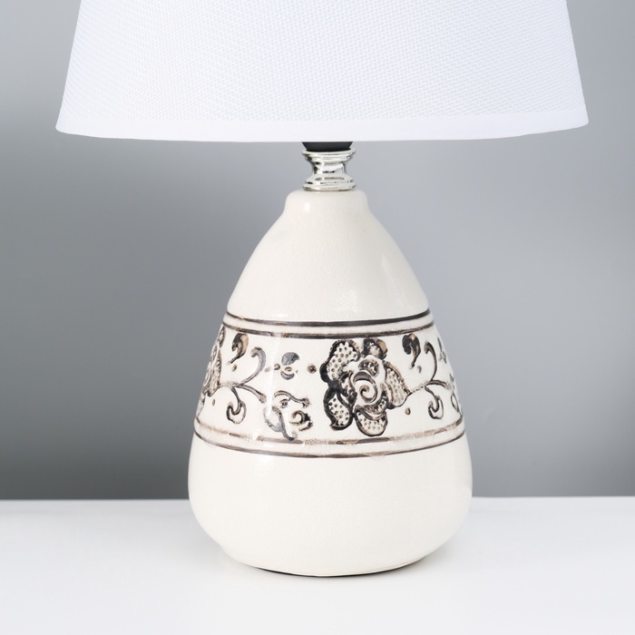 Настольная лампа с абажуром RISALUX &laquo;Андо&raquo;, Е14, 40 Вт, белый, 20&times;20&times;31.5 см