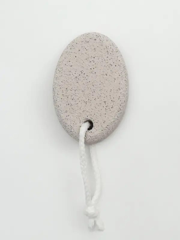 Пемза для педикюра, с подвесом, 7.2&times;5 см, в коробке, белая