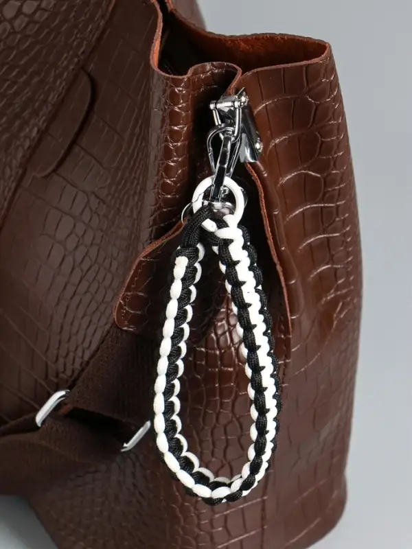 Брелок на карабине "Паракорд" шнур 0,5 см чёрно-белый 14,5х1,8х0,8 см