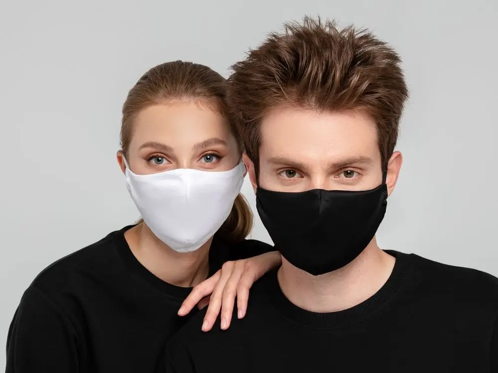 Маска для лица, черная