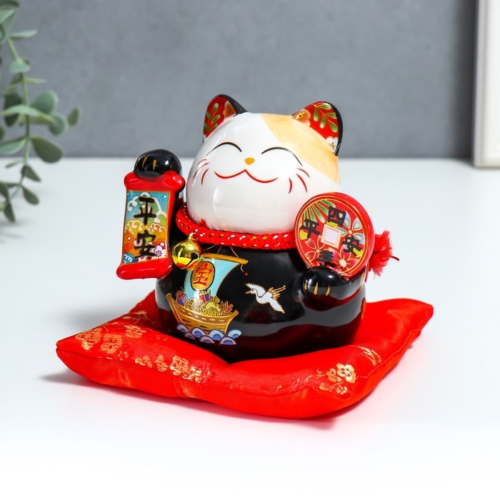 Копилка керамика Копилка керамика "Манэки-нэко чёрный с веером и свитком" 9х8х11 см