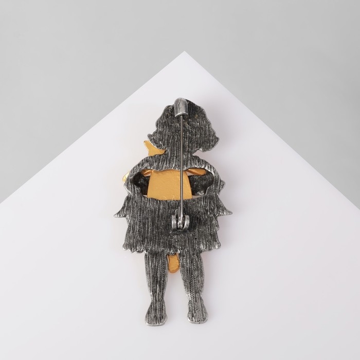 Брошь «Девочка» с котиком, цвет серо-золотой Брошь «Девочка» с котиком, цвет серо-золотой