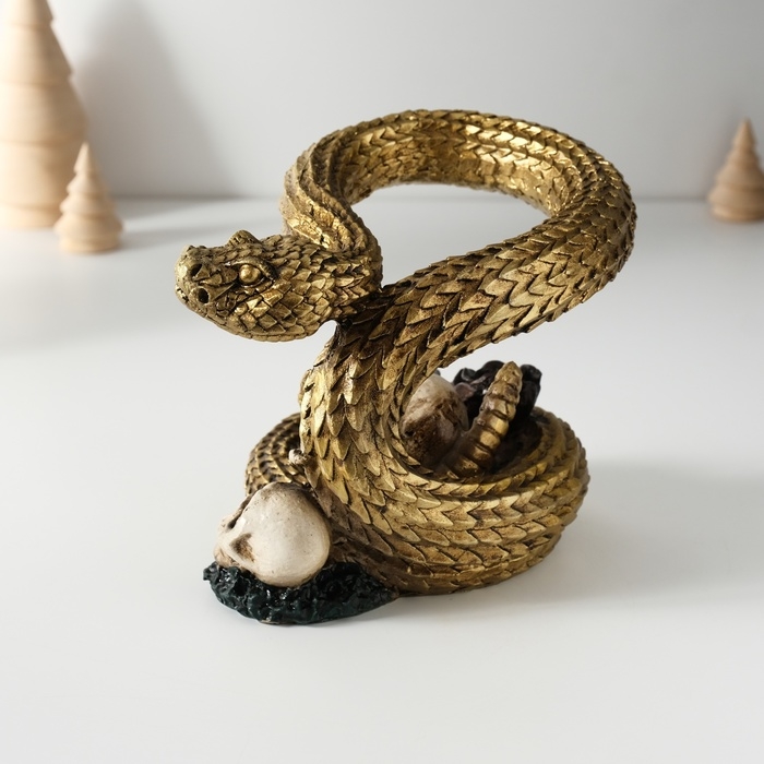 Сувенир полистоун "Змея с черепами и чёрными розами" 11,5х16х13 см