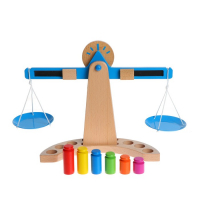 Деревянная игрушка &laquo;Весы&raquo;