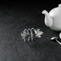 Кольцо для салфетки &laquo;Лист&raquo;, 10&times;4,5 см, цвет серебряный