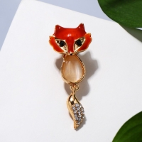 Брошь &laquo;Лисичка&raquo; с подвижным хвостиком, цветной в золоте