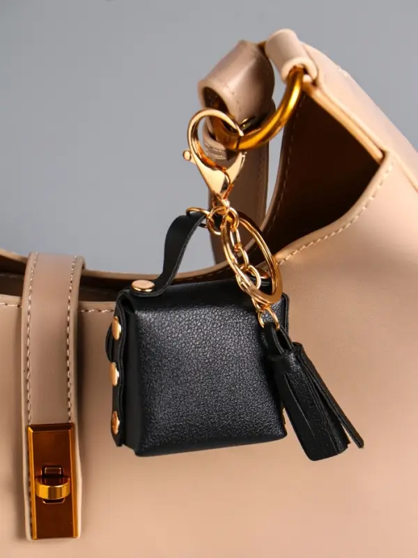 Брелок кожзам с карабином, с кистью "Сумочка. Котик" чёрный 5х2,5х6 см