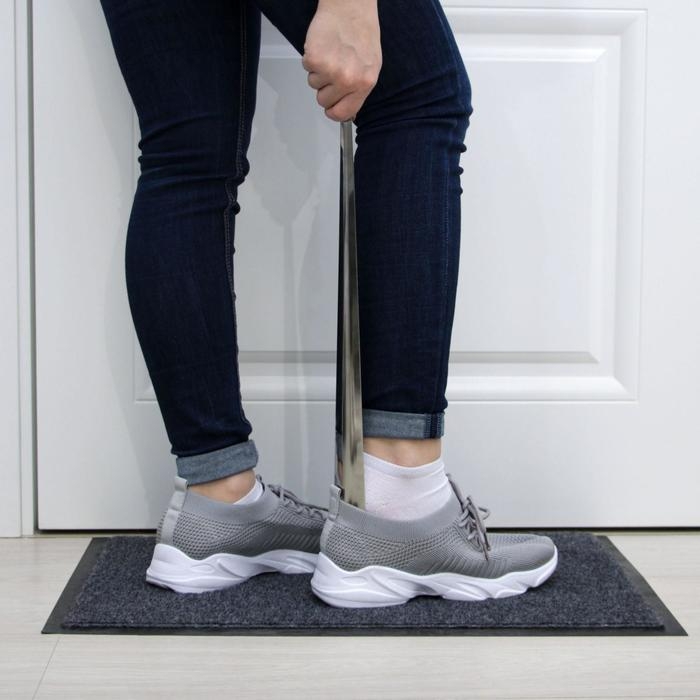 Ложка для обуви Доляна, с кольцом, металлическая, 45&times;4,5 см, нержавеющая сталь