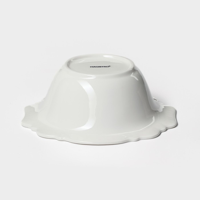 Салатник фарфоровый Magistro &laquo;Сюита&raquo;, 350 мл, d=15,5 см, цвет белый