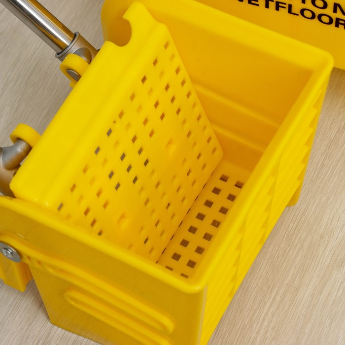 Ведро с механическим отжимом на колёсах, 20 л Ведро с механическим отжимом на колёсах, 20 л