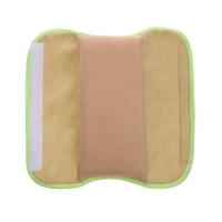 Подушка на ремень безопасности "Тигренок", салатовая с оранжевыми лапками