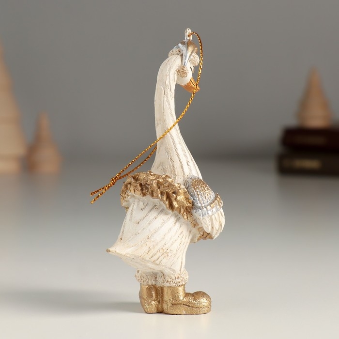 Сувенир полистоун подвеска "Гусь в шапочке и ботинках" 5х4,5х11 см