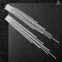 Серьги висячие со стразами &laquo;Водопад&raquo; ступенчатые, цвет белый в серебре, 17 см