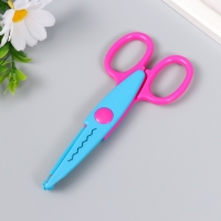 Набор для скрапбукинга "Средняя волна" ножницы фигурные 13,5см+4 дырокола d=1,2см 11,2х18 см   94115