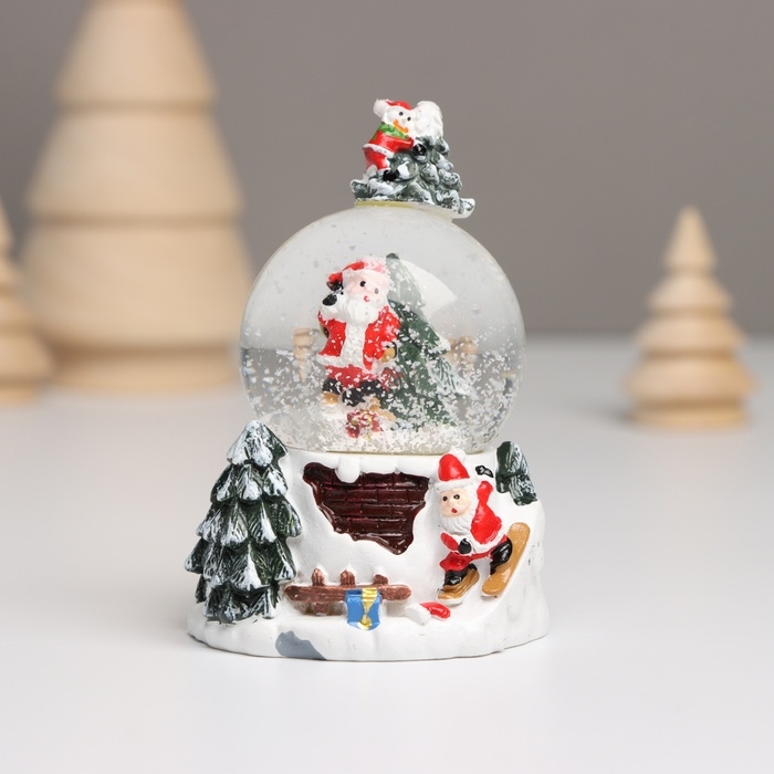 Сувенир полистоун водяной шар свет "Снеговик. Ёлочка" МИКС 5,5х5,5х9 см