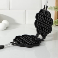 Сковорода двойная Доляна &laquo;Венские вафли&raquo;, d=14 см, пластиковая ручка, цвет чёрный